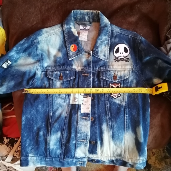 Custom DIY Vintage Acid Wash denim jacket with hand stitched patches. - Picture 2 of 10
